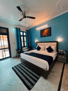 Live Free Hostel Rishikesh