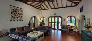 Casa Zenn Villa March26 plus 2 cats