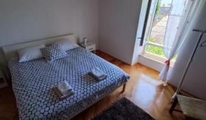 Modern luxury 2-bedroom apt with balcony & patio 