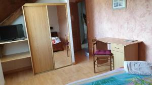 Maisons de vacances Manoir de Kerguezec 15e S -Bretagne-Morbihan-SURZUR : photos des chambres