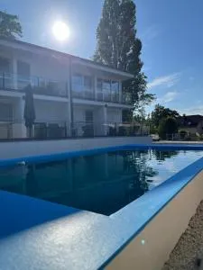 Sunday Rose Houses - Tóközpuszta