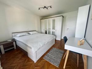 Apartment near the beach 
