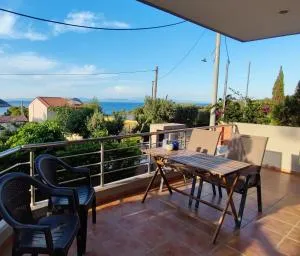 Serenity apartment-Ground floor-Sea view- sea 150m away - 拉夫蒂港