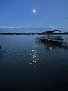 Cozy Waterfront Cottage on Beautiful Sand Lake - Au Gres