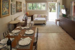 Violetas Seaview Apartment in Rhodes