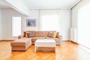 one block from the sea 10minutes from acropolis