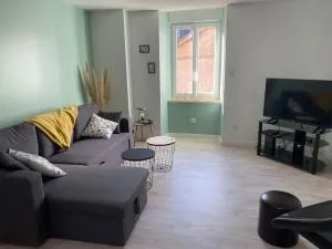 Entre la montagne et la rivière - 莱卡巴讷