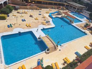 T2 with pool, 300m from the beach