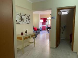 T2 with pool, 300m from the beach