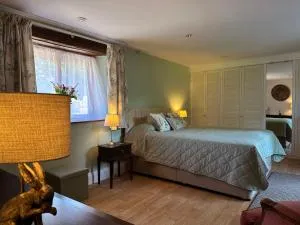 The Byre - Hope under Dinmore