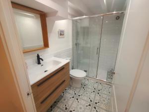 Appartements Apartment 55 m2, sunny garden & pool in Villa 1905 : photos des chambres