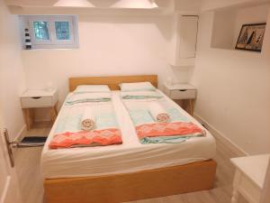 Apartment 55 m2, sunny garden & pool in Villa 1905