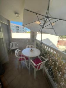 1 Bed Antibes les pins with Pool