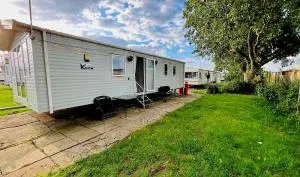 Pura Vida Caravan - Saint Osyth