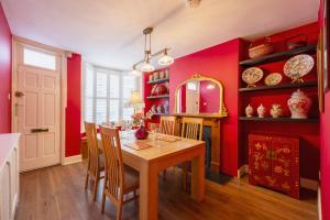 City Centre Luxury House - Garden Oasis, Kingsize beds