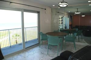 Aquarius#403 beachfront with ocean view