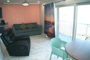Aquarius#403 beachfront with ocean view