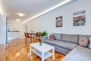 Koukaki lux 2BD 1master ap next to Acropolis