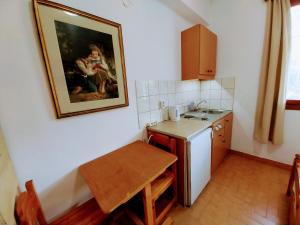 MAKIS STUDIOS KATELIOS