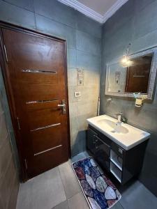 Elegant 3BR Seaview Apartment