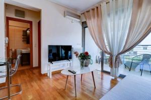 Brand new flat in the amazing area of ​​Alimos - Hotel 3 stelle a Atene