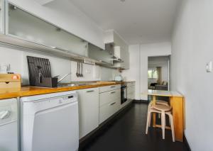 BFF - Beach Family and Friends