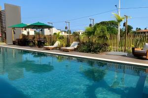 CONDOMINIO GAMBOA - 190 METROS DA PRAIA DO PATACHO