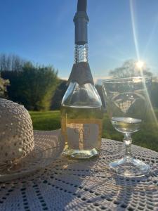 Maisons de vacances La Colline de Tilleul - Les Deux Puits - Cosy Cottage with swimming pool near Aubeterre : photos des chambres