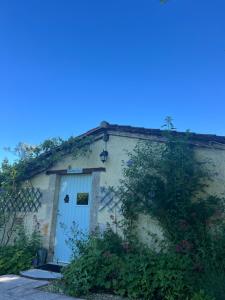 Maisons de vacances La Colline de Tilleul - Les Deux Puits - Cosy Cottage with swimming pool near Aubeterre : photos des chambres