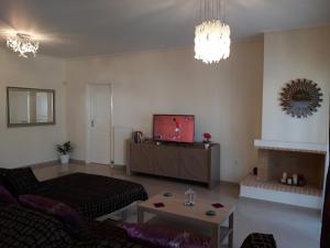 Glyfada Modern and Comfortable Apartment