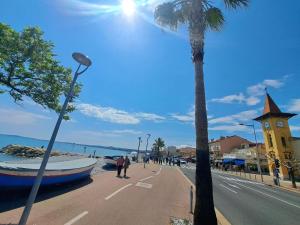 La Villa Castel - Haut de villa - parkings- 3 chambres - 8 couchages - jardin - barbecue