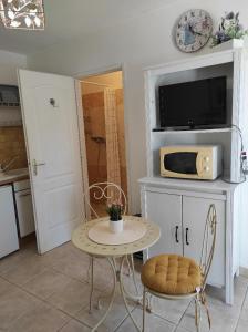 Appartements Gite Le Jasmin : photos des chambres