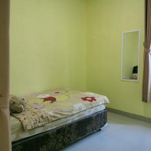 villa 6 kamar tidur