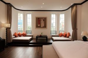 Phòng Executive Suite Hướng phố (Executive Suite City View)