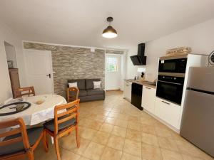 Maisons de vacances Gite tout inclus avec jardin, clim, Wifi, proche Chateau de Villandry et Loire a velo - FR-1-381-587 : photos des chambres