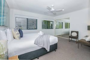 Bliss At Broadbeach - Large canal facing property