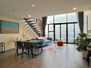 Janet PentHouse - WestLake - by LioHousing