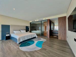 Janet PentHouse - WestLake - by LioHousing