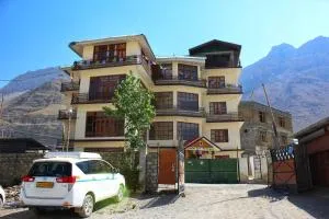 Hotel Spiti Heritage - Karzok Gömpa