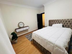 شقة فندقية للإيجار فى كمبوند اكاسيا القاهرة الجديدة اول سكن