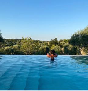 Trulli Cicerali , trulli design con piscina panoramica