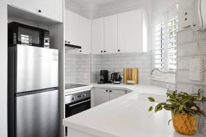 Coastal 1-Bed Apartment with Pool & Tennis Court