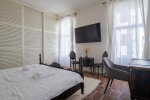 Iconic View Terrace - 2 Private Suites