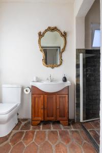 Iconic View Terrace- 2 Private Suites by MM Host