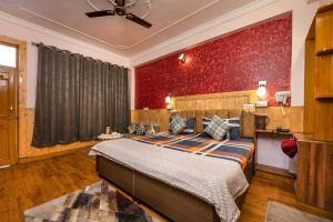 The Bougainvillea, Mcleodganj