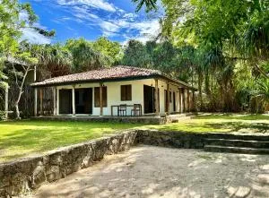 Namaskara by the Beach - Charming Beachfront Bungalow Retreat - Moraketiara