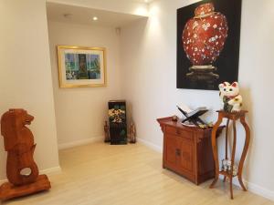 Absolute Beachfront 2 Bedroom Luxury Holiday Apartment