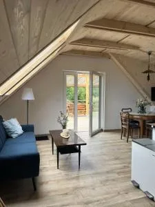 Domek nad jeziorem z prywatnym pomostem, Mazury, Domek Fruzia - Faszen