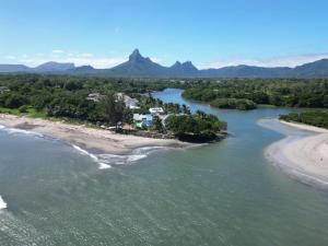 Between 2 waters Villa, free rental car offered. - Vily, Tamarin