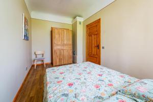 Just Renovated Stories Apartment Free parking